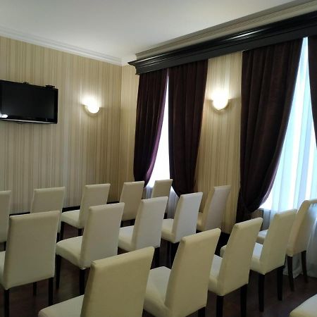 Hotel Business Apartments Dnipro Exterior photo